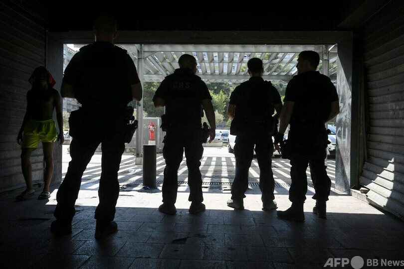 勘違いで銃撃か、10歳少年が死亡 仏南部