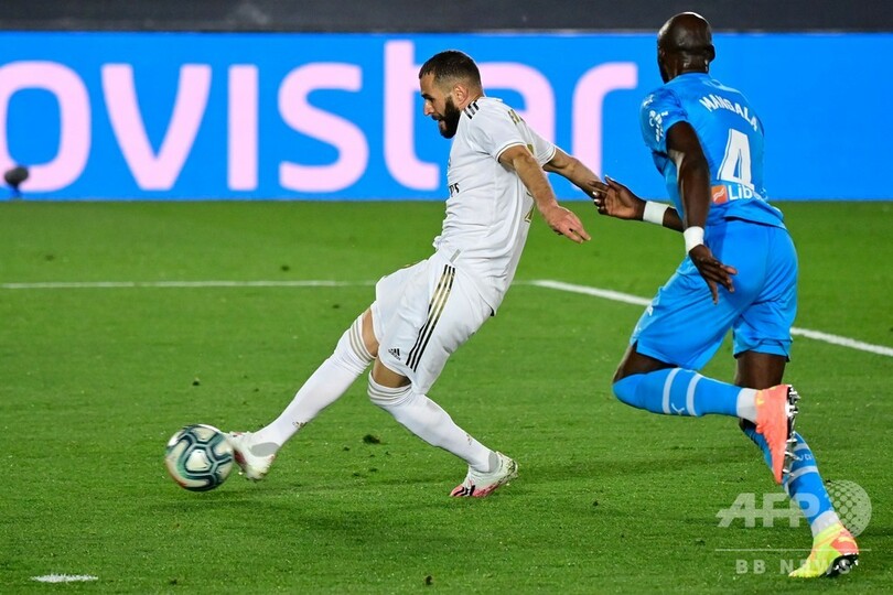 レアルがバレンシア下し首位追走、ベンゼマが華麗なボレー