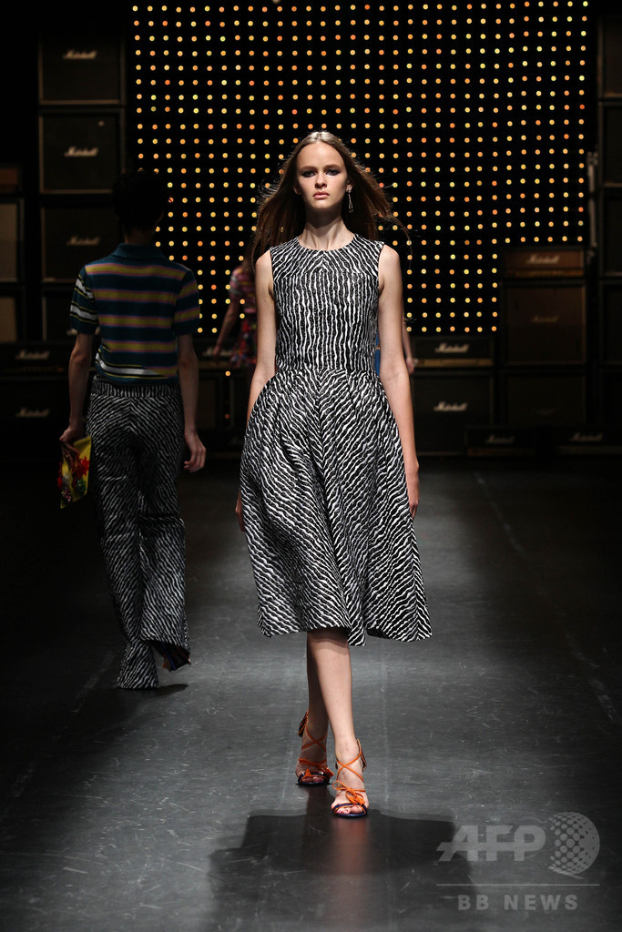 「ハウス・オブ・ホランド」15年春夏新作発表