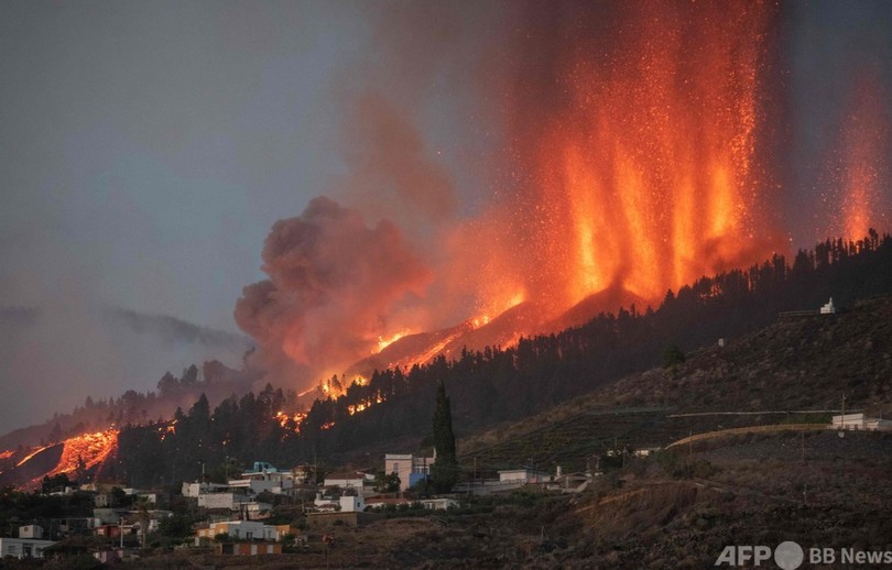 溶岩で家屋100軒破壊 カナリア諸島の火山噴火