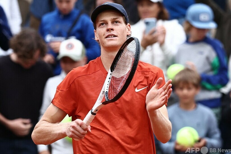 シナーが快勝で2回戦進出 全仏OP