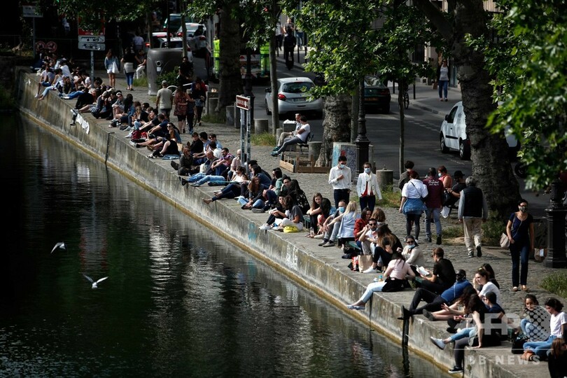 「鍵破りの怪人」がコロナ禍で閉ざされた公園を解放、パリ市民の英雄に