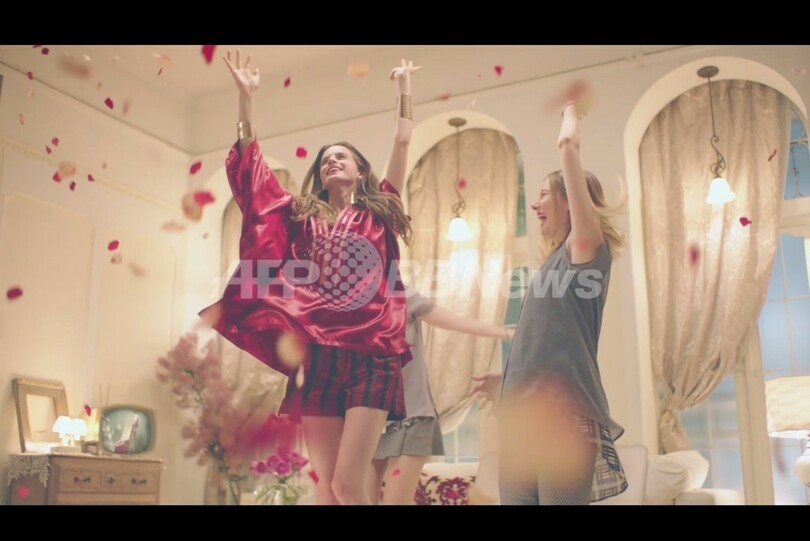 赤い口紅の力で人生は変わる、「クレ・ド・ポー ボーテ ルージュアレーブル」の動画に注目