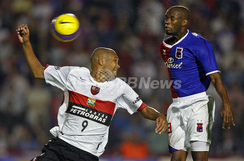 ＜サッカー 07リベルタドーレス杯南米選手権＞フラメンゴ パラナを降しグループ首位へ - ブラジル