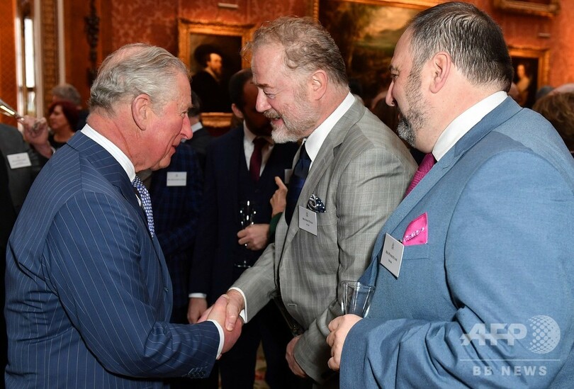 チャールズ皇太子が叙任50周年、バッキンガム宮殿で式典