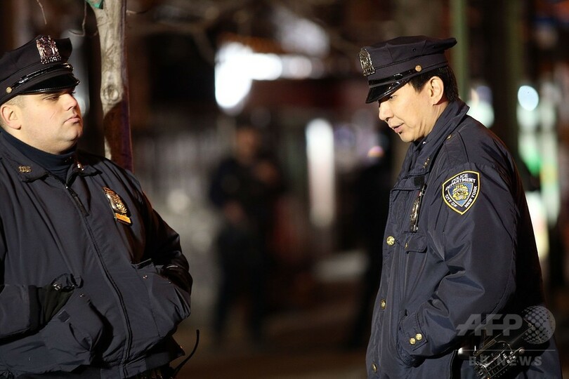 米NYで警察官2人が射殺される、容疑者は自殺