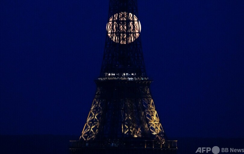 【今日の1枚】ピンクムーンとエッフェル塔 仏