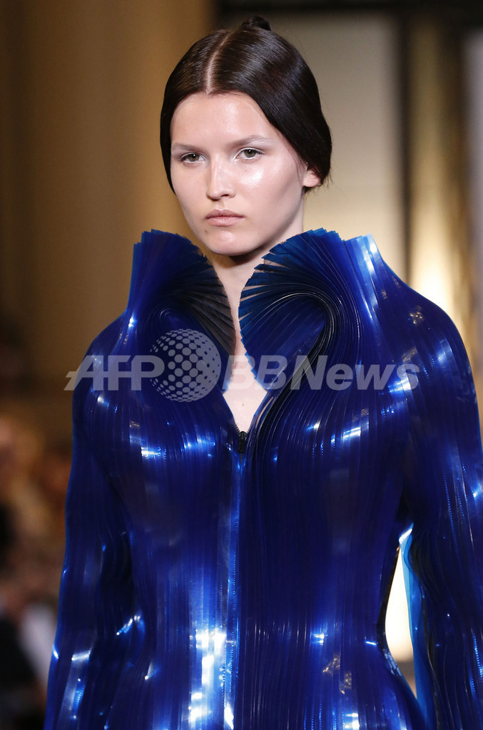 ＜12/13年秋冬パリ・オートクチュール＞イリス・ヴァン・ヘルペン