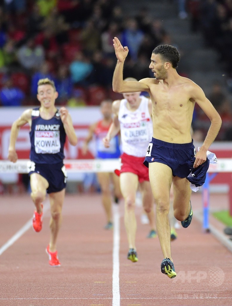 仏人選手、ゴール直前でランニングシャツ脱ぎ金メダル剥奪 欧州陸上選手権