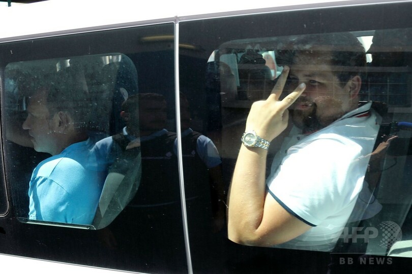 「EUROへ戻りたい」、国外退去の露サポーターが堂々宣言