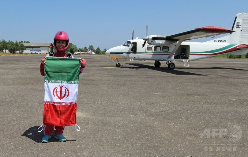 ステレオタイプを破れ、女性だってスカイダイビング イラン