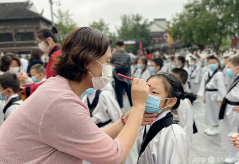 南京の小学校 伝統的な始業式を開催 中国