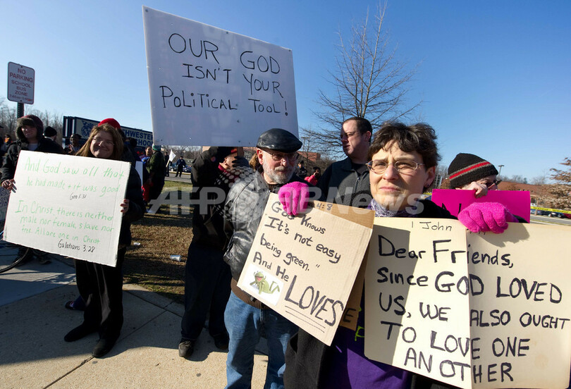 イラク戦没兵葬儀で「死んで良かった」とプラカード、米最高裁判断は「表現の自由」