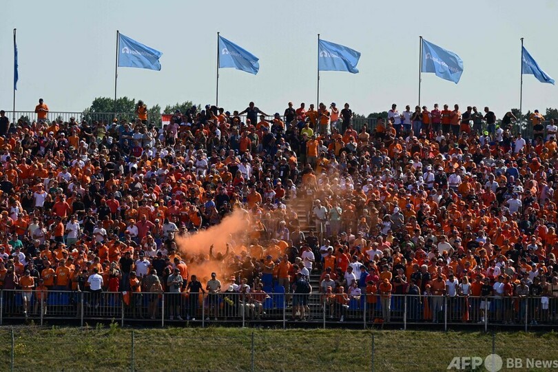 フェルスタッペン「愚かだ」 発煙筒投げ込んだファンに苦言