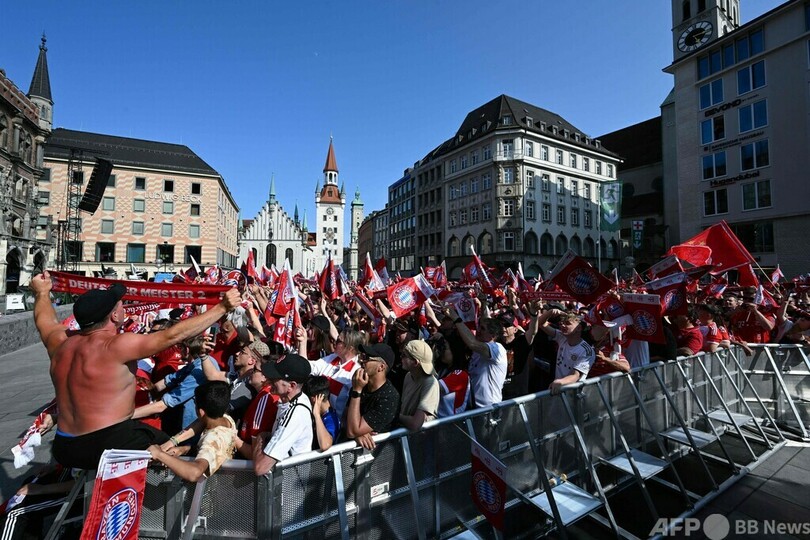 男女優勝のバイエルンが地元で祝勝会 大勢のファンが集結