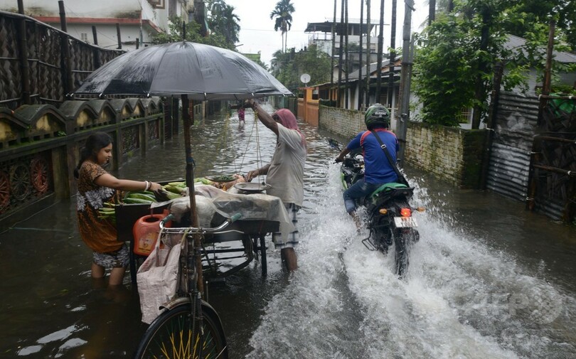 インド東部で豪雨、一部で橋が壊れる被害も