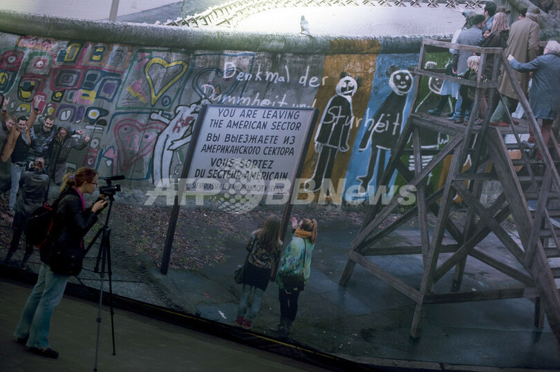 巨大パノラマで描く冷戦下のドイツ、ベルリンで作品展開催