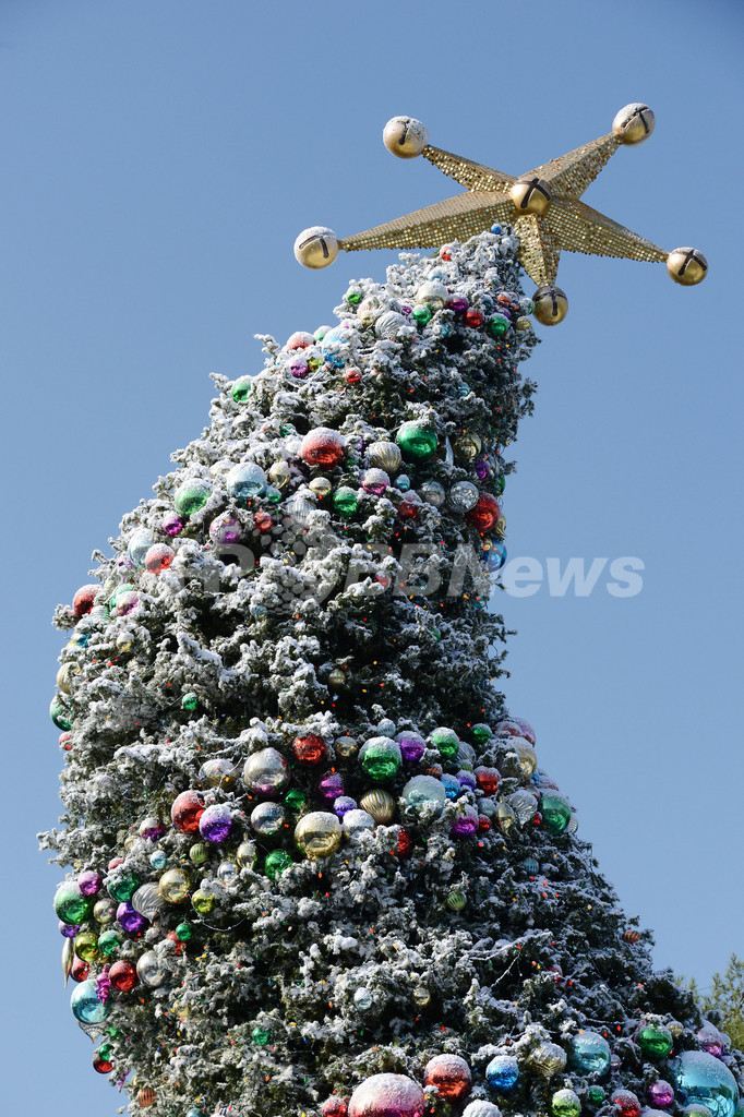 米ユニバーサル・スタジオ、季節イベント「グリンチマス」プレビュー