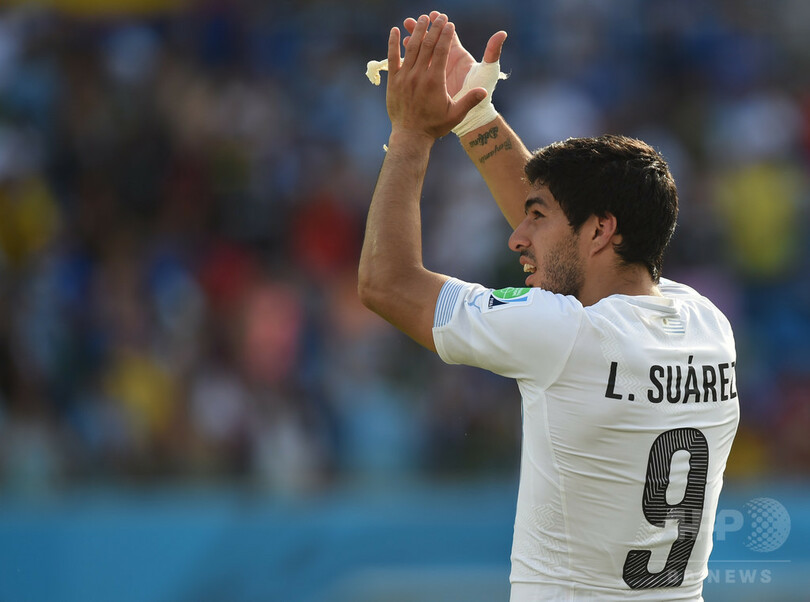 スアレス、バルサデビューが「クラシコ」の可能性