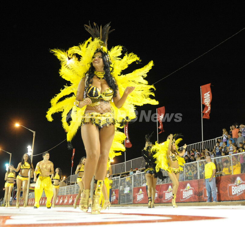 パラグアイ最大のカーニバル、「ジャマーダス」