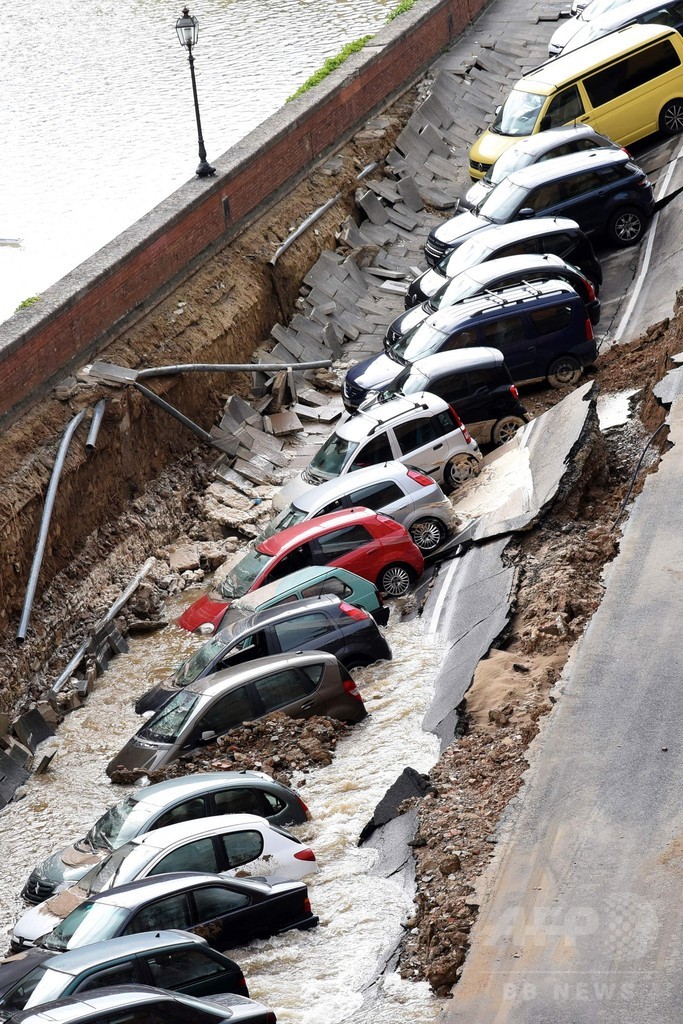 土手が200メートルにわたって陥没 伊フィレンツェ