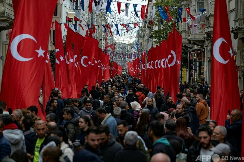 トルコ、シリア北部を空爆 クルド人部隊と政府軍の12人死亡