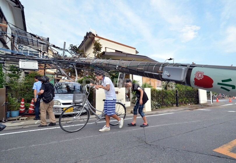 竜巻発生か、埼玉県越谷市では重傷者も