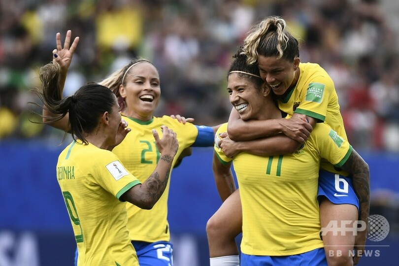 ブラジルが34歳のハットで女子W杯白星発進、マルタ欠場も快勝