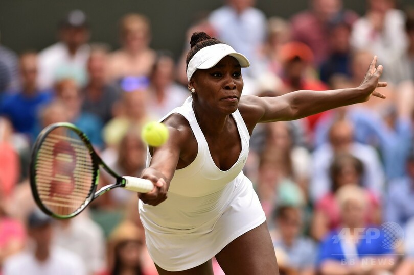 セレーナ、ヴィーナスとの姉妹対決制し8強 ウィンブルドン選手権