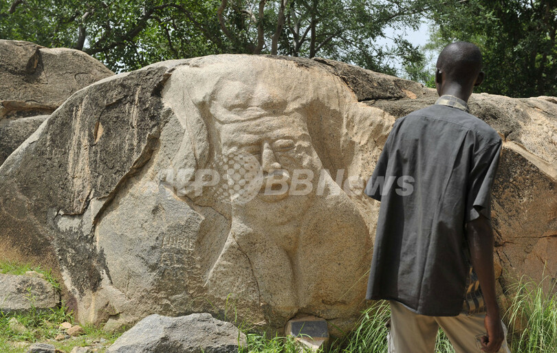ユニークな花こう岩彫刻、西アフリカ・ブルキナファソの彫刻庭園