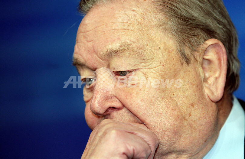 ＜サッカー＞プラティニ氏 UEFA新会長に当選 - ドイツ