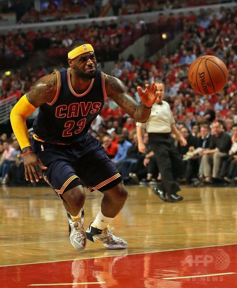 ローズが劇的ブザービーター！ブルズが2勝目を挙げる