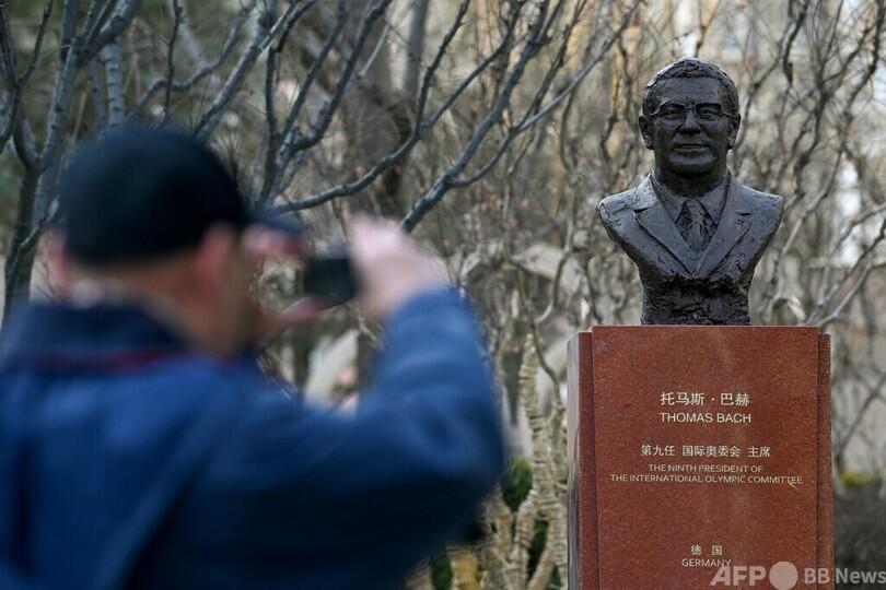 バッハIOC会長の胸像、北京市内に登場