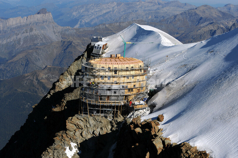 モンブランのグーテ小屋、大がかりな改築工事