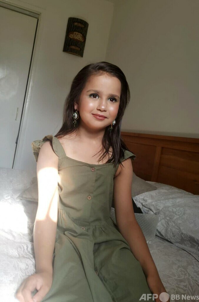 10歳少女の遺体発見、国外逃亡の父と継母が動画で「協力」約束 英