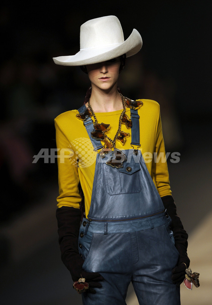 ＜09/10年秋冬マドリード・コレクション＞アガタ・ルイス・デ・ラ・プラダら、新作を発表