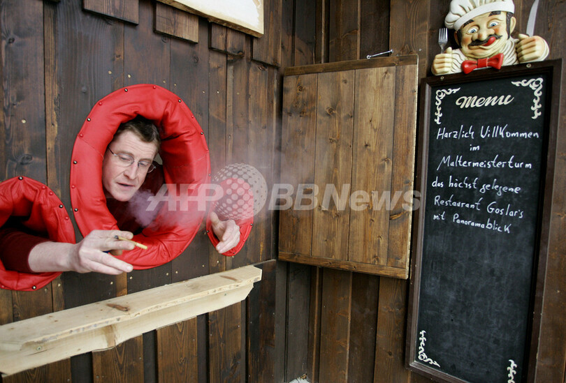 防寒対策は万全! ドイツ北部にユニークな喫煙所登場