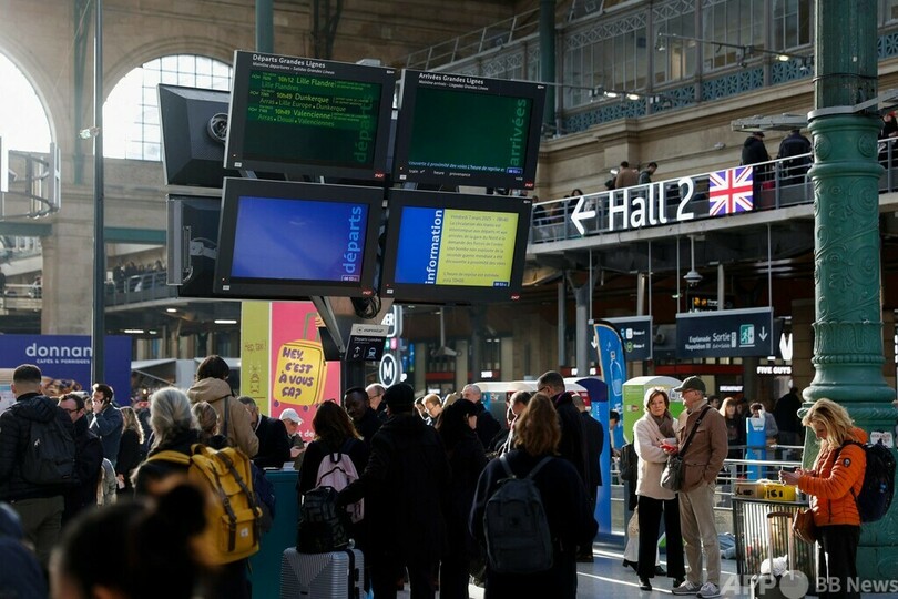 第二次世界大戦の不発弾発見、運行全面停止 仏パリ