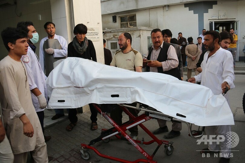 アフガン首都の教育施設に自爆攻撃、37人以上死亡 生徒が犠牲