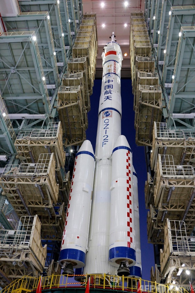 中国3飛行士、宇宙ステーションに出発 過去最長6か月滞在へ