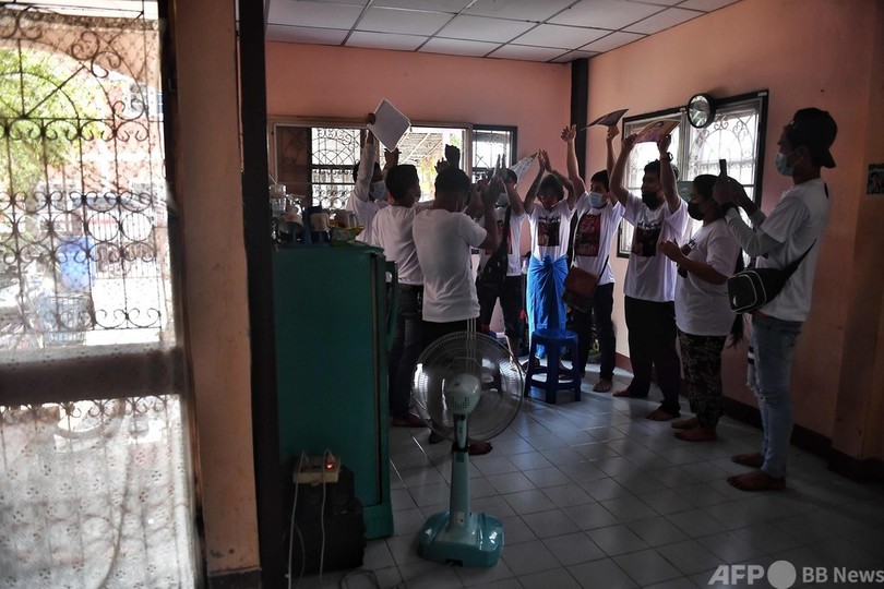 「黙っていられない」 ミャンマー人労働者、タイからクーデターに抗議