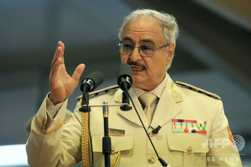 リビア、民兵組織率いるハフタル氏が首都への「進軍」命令