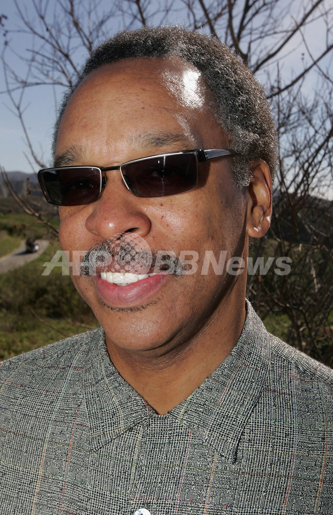 第2回NAACPセレブリティ・ゴルフ・チャレンジにデニス・ヘイスバート登場 - 米国