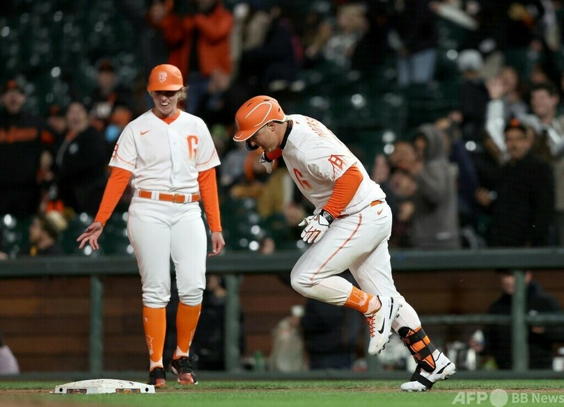 MLB史上初、女性コーチがフィールドに ジャイアンツのナッケン氏