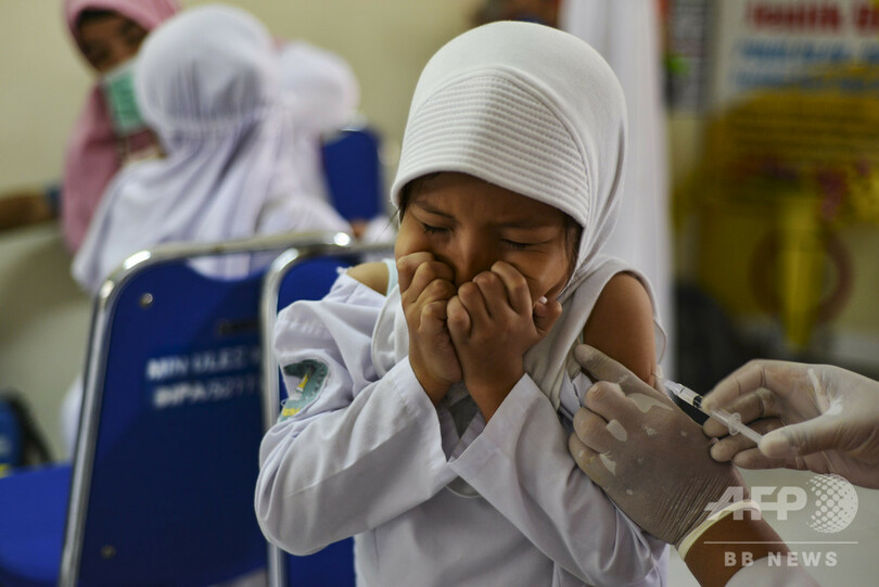 【今日の1枚】注射にドキドキ、子どもに予防接種