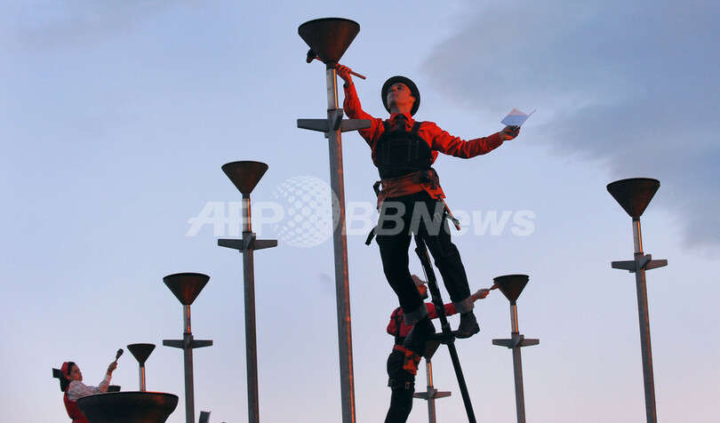 地上5メートルで揺れる演奏会、豪メルボルン国際芸術祭