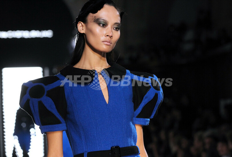 ＜12/13年秋冬パリコレクション＞ジャンシャルル・ドゥ・カステルバジャック