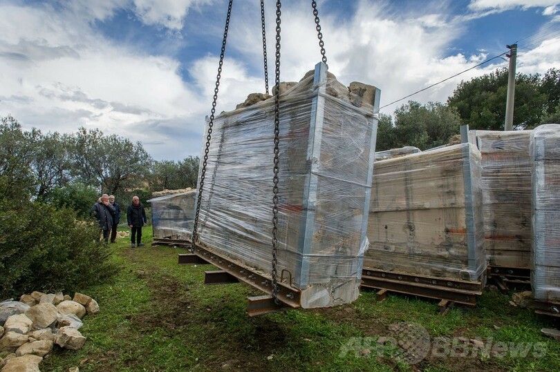 解体された教会、故郷に戻る イタリア