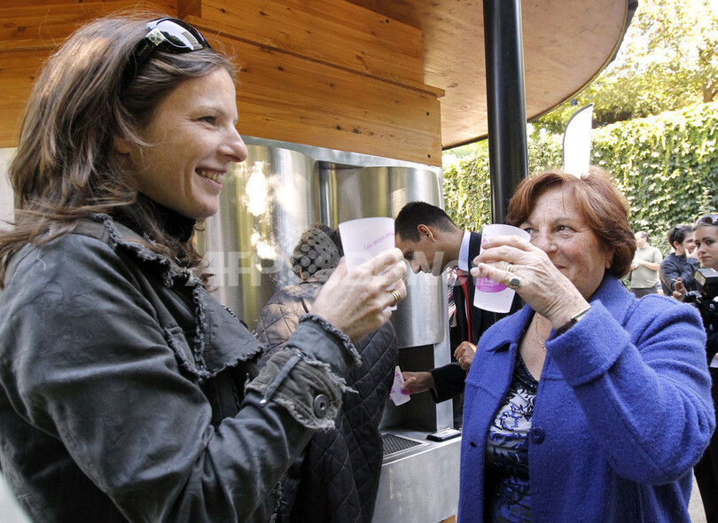 炭酸水がいつでも飲める、パリ庭園に水飲み施設