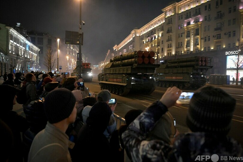ロシアが軍事パレードリハーサル 対独戦勝77年